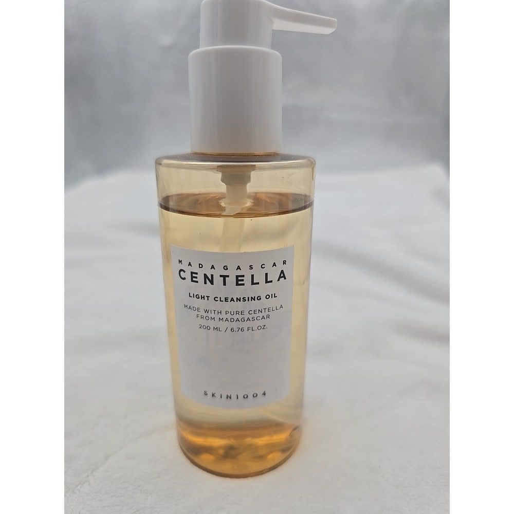 Skin1004 - Madagascar Centella‎ LIGHT CLEANSING OIL (210ml)